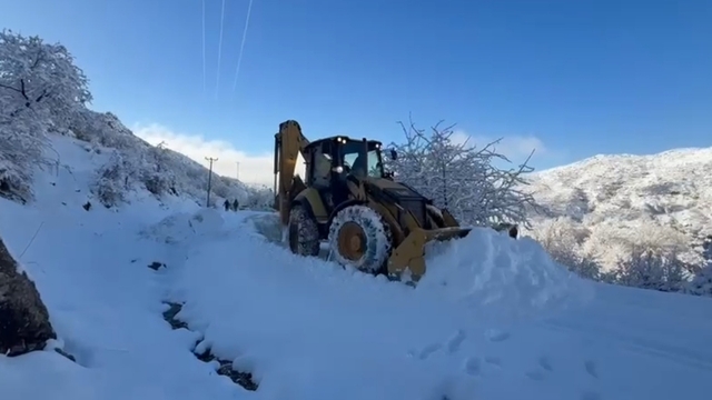 Batman'da kar ve heyelan nedeniyle 112 yerleşim yerinin yolu kapandı