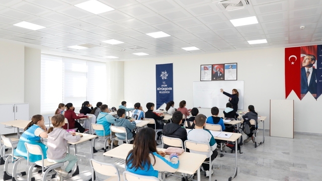 Başkan Çerçioğlu'ndan eğitime tam destek
Öğrenciler geleceğe Aydın Büyükşehir Belediyesi ile hazırlanıyor