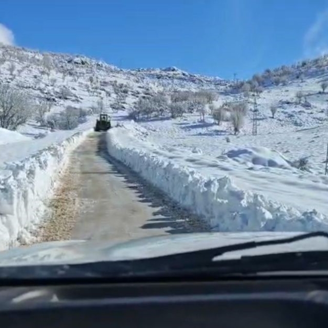 Siirt'te kar nedeniyle kapanan yollar açıldı