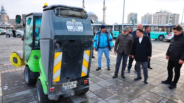 Başkan Çolakbayrakdar: "Hizmetimiz 24 saat devam ediyor"