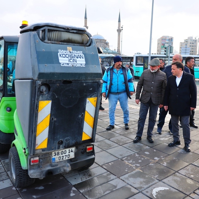 Başkan Çolakbayrakdar: "Hizmetimiz 24 saat devam ediyor"