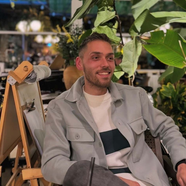 Alt geçide düşüp yanan otomobilde öldü