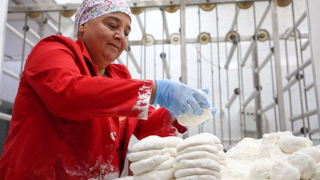Kadın emeği üretimi gelire dönüşüyor
Büyükşehir Belediyesi'nden kadınlara ekonomik ve sosyal güç desteği