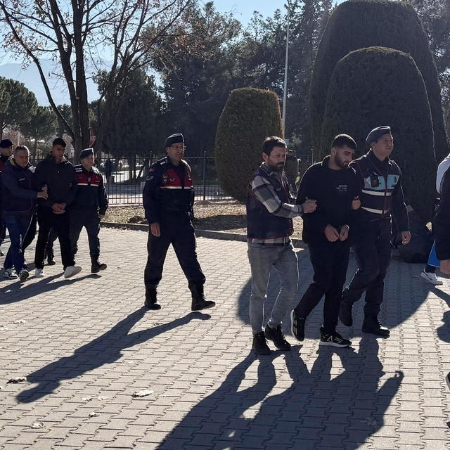 Denizli merkezli 6 ilde çelik kasalardan hırsızlık yapanlara operasyon; 11...