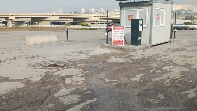 Karşıyaka'da Mavişehir arazisi tepkisi