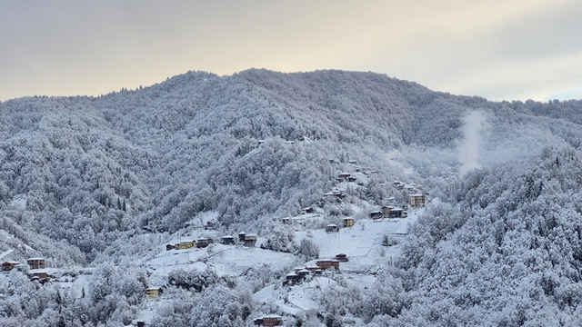 Rize'nin yüksek kesimlerinde kar kalınlığı 1 metreyi aştı