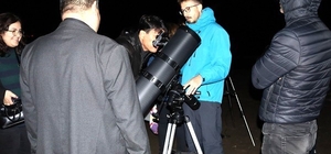 Köyceğiz'de öğrenciler Ay'ı teleskopla inceledi