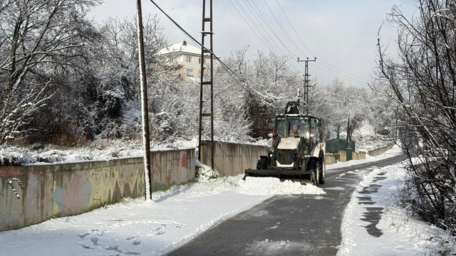 Karabük'te kar nedeniyle kapanan 112 köy yolunun 86'sı açıldı
