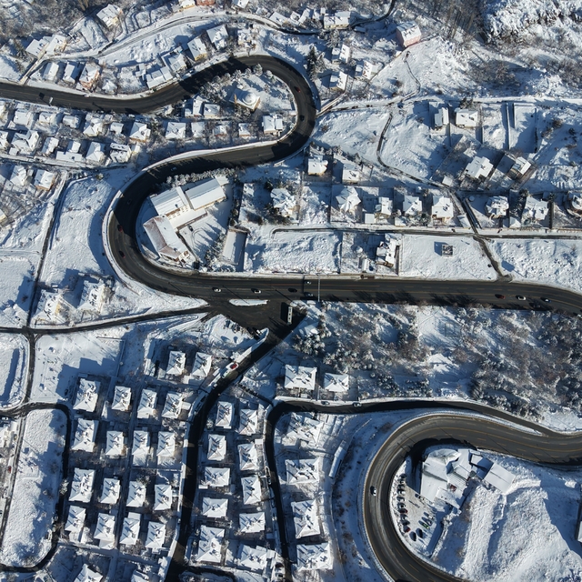 Kayseri'de kar, seyrine doyumsuz manzara oluşturdu