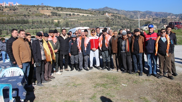 Deve güreşlerinin yeniden yapılması için Aydın'da toplandılar
Devecilerden 'sezon bitmeden güreşler açılsın' çağrısı