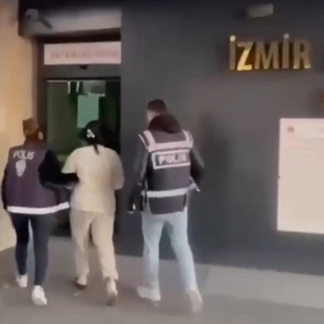 İzmir'de 61 yıl hapis cezası ile aranan firari yakalandı