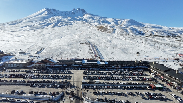 Erciyes'te hafta sonu yoğunluğu