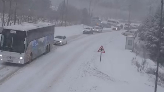 Uludağ, günübirlik tatilcilerin akınına uğradı (2)