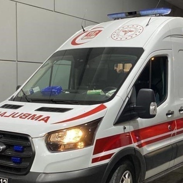 Otomobilin çarptığı çocuk yaralandı