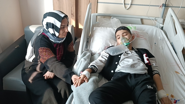 Batman'da 54 gündür öksürük nöbeti yaşayan Muhammed Eyüp, İstanbul'a sevk edildi