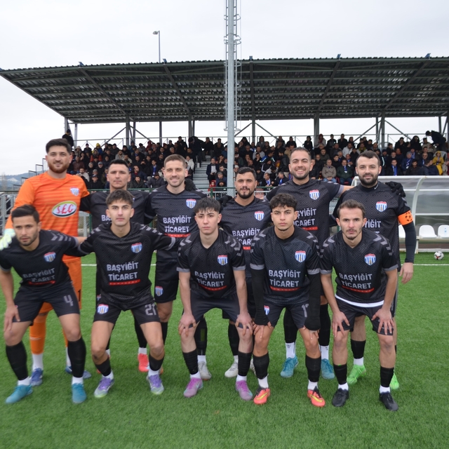 Selendi Belediyespor liderliğe yükseldi