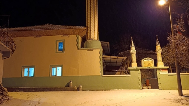 Selendi'ye ilk kar yağdı