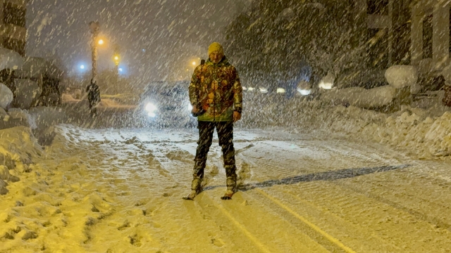 Karabük'te kar çilesi ve eğlence bir arada
İçerik üreticisi kayak takımlarıyla Safranbolu'nun sokaklarında kaydı
Mahalle aralarını kayak merkezine çevirdiler