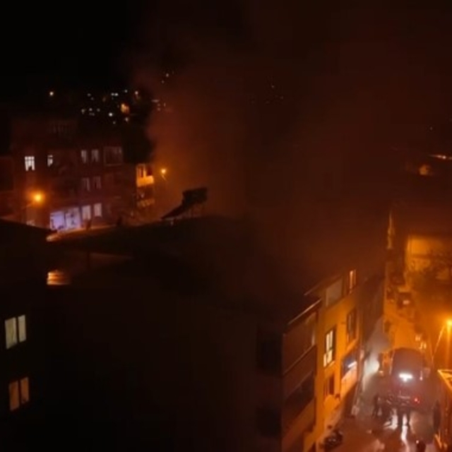 Bursa'da apartmanın deposunda çıkan yangın paniğe neden oldu: 1 kişi hastan...