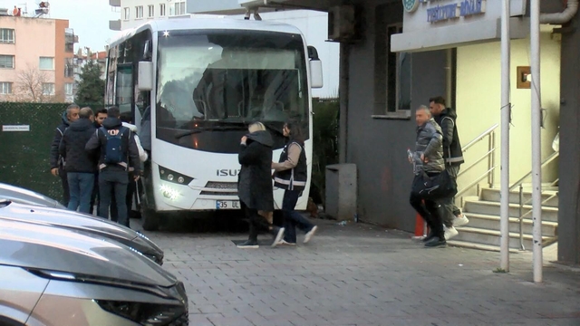 İzmir'de zimmet operasyonu; 9 şüpheli adliyede