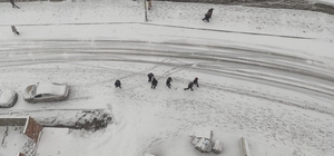 Sason'da kar yağışı nedeniyle eğitime ara verildi