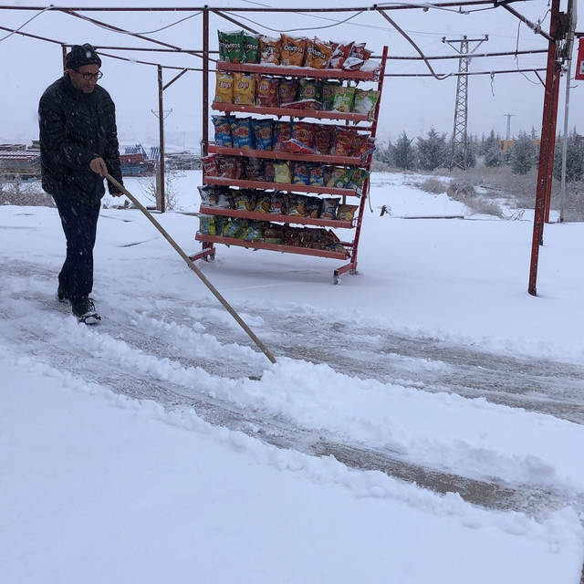 Elazığ'da kar yağışı etkili oldu, kent beyaza büründü