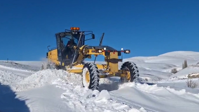 Kars'ta kapalı köy yolu kalmadı