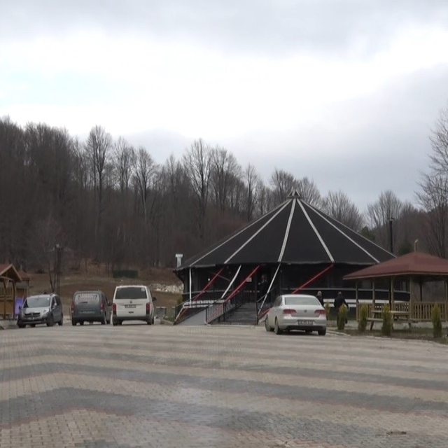 Domaniç'te 'Çadır Restorant'a ilgi
Kütahya Valisi Musa Işın ve il protokolü...