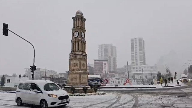Diyarbakır'ın dört ilçesinde okullara kar tatili