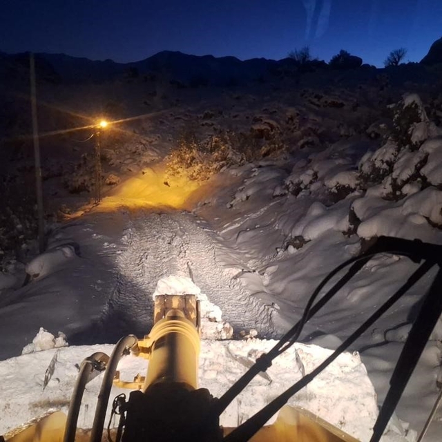 Siirt'te kar yağışı hayatı olumsuz etkiledi: Solunum hastası vatandaş ile m...