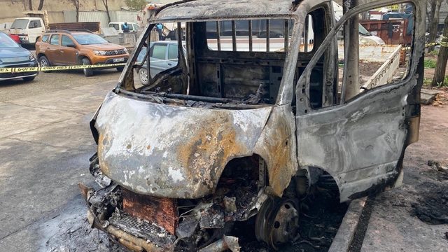 Hurda araçta çıkan yangında öldü