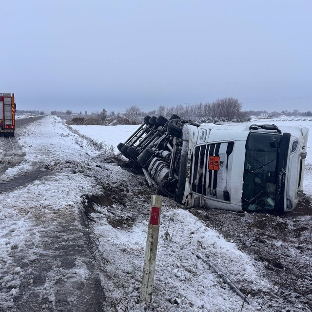Şanlıurfa'da asit yüklü tanker devrildi: 1 yaralı