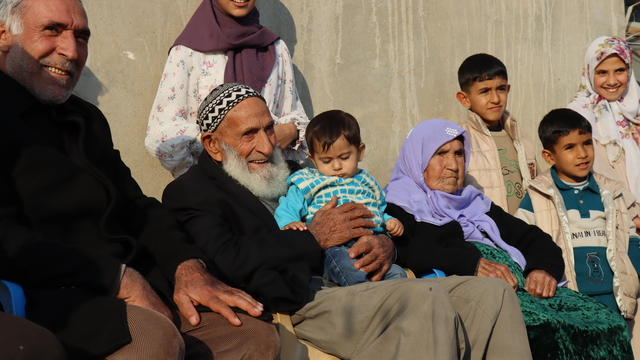 Şanlıurfalı 70 yıllık evli çift, sevgileriyle çevresine örnek oluyor