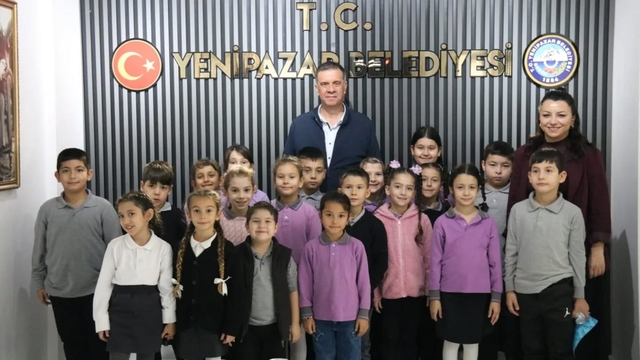 Başkan Ercan minik öğrencileri belediyede ağırladı