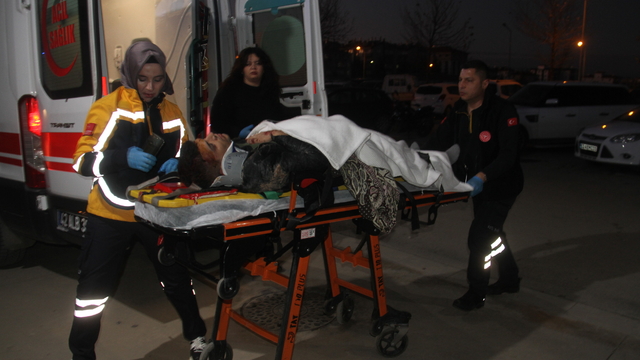 Beyşehir'de otomobilin devrilmesi sonucu sürücü yaralandı