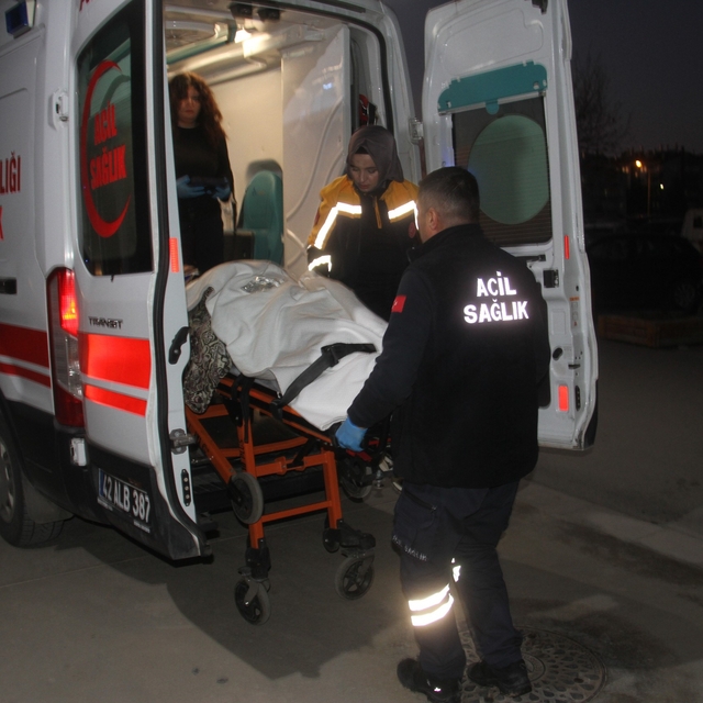 Beyşehir'de otomobil takla attı, sürücü yaralandı