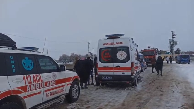 Otomobil sulama kanalına düştü; baba ve 3 çocuğu aranıyor