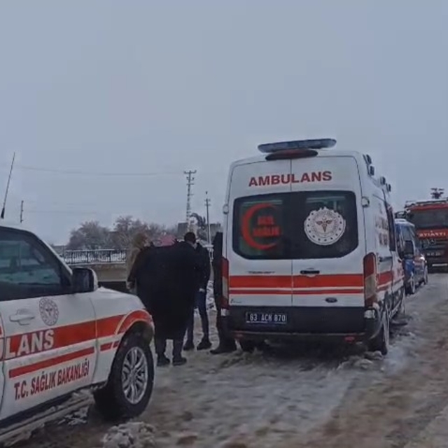 Otomobil sulama kanalına düştü; baba ve 3 çocuğu aranıyor