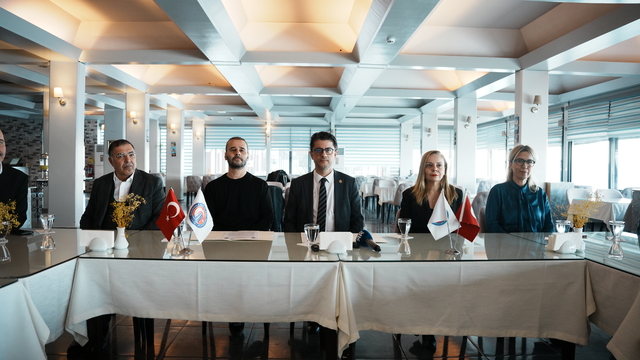 Çanakkale'de spor alanında üniversite ile belediye kulüpleri arasında iş birliği yapıldı