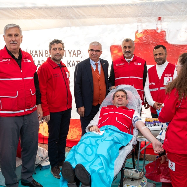 Adana kan bağışında her zaman ilk üçte