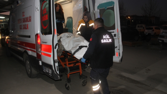 Beyşehir'de otomobil takla attı, sürücü yaralandı