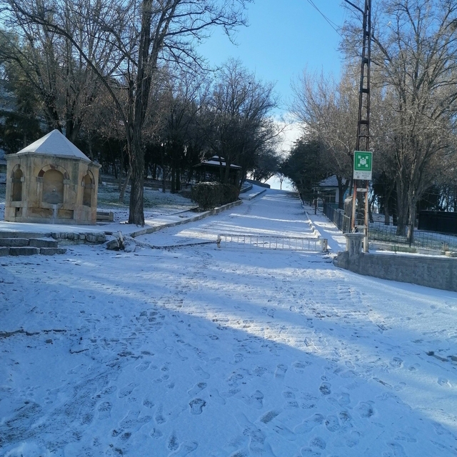 Karapınar'da beklenen kar geldi