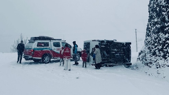 Siirt'te yolcu minibüsü devrildi: 6 yaralı