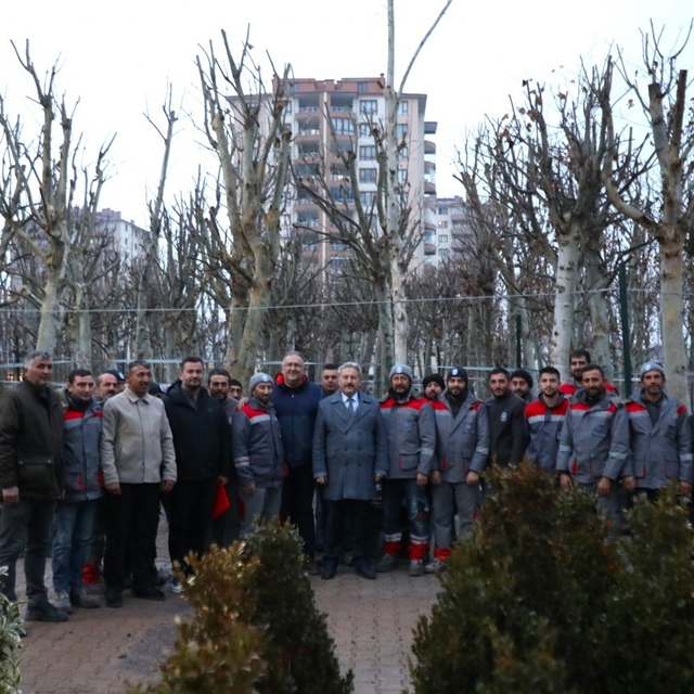 Melikgazi Belediyesi, yeni ağaçlarla nefes olmaya devam ediyor