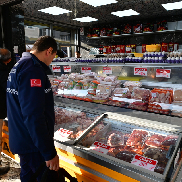 Kayseri'de zabıta ekipleri işletmeleri denetledi