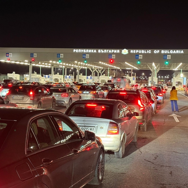 Yılbaşı alışverişini Edirne'de yapan Bulgaristan vatandaşları, dönüşte sını...