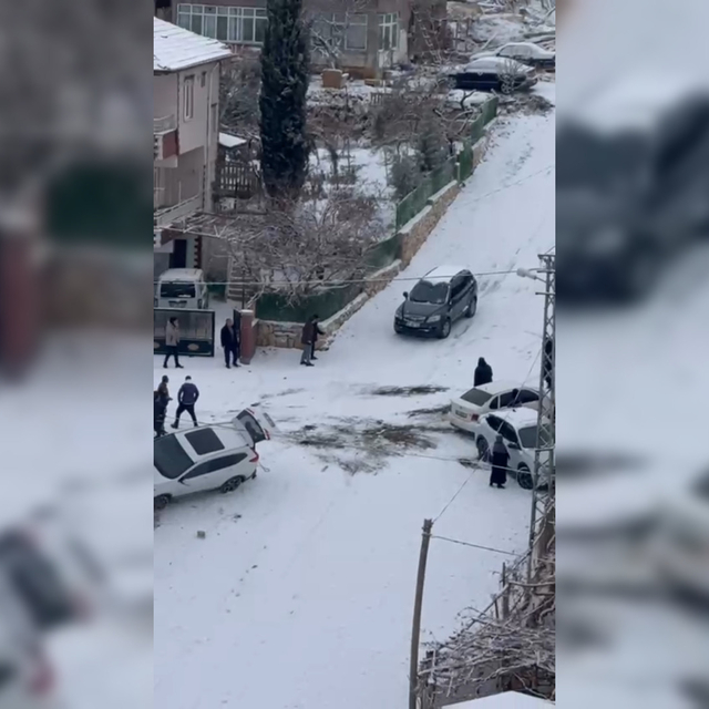 Malatya'da kar yağışı, ulaşımı olumsuz etkiledi (2)
