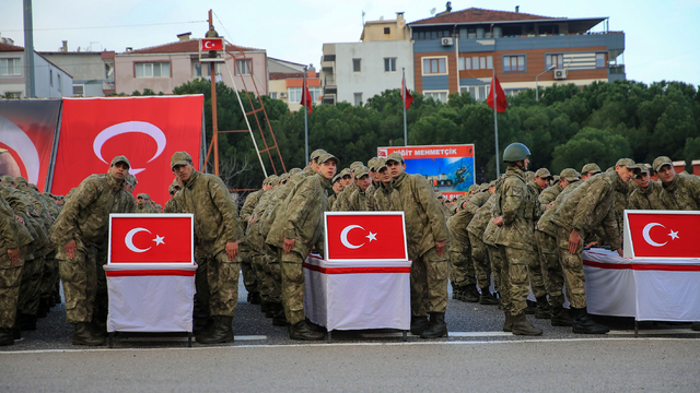 Manisa'da eğitimini tamamlayan 3 bin 559 acemi er ant içti