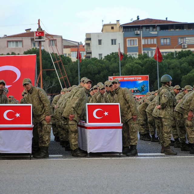 Manisa'da eğitimini tamamlayan 3 bin 559 acemi er ant içti