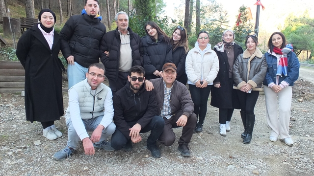 Balıkesir'de üniversiteli gençler çevreci projede görev aldı